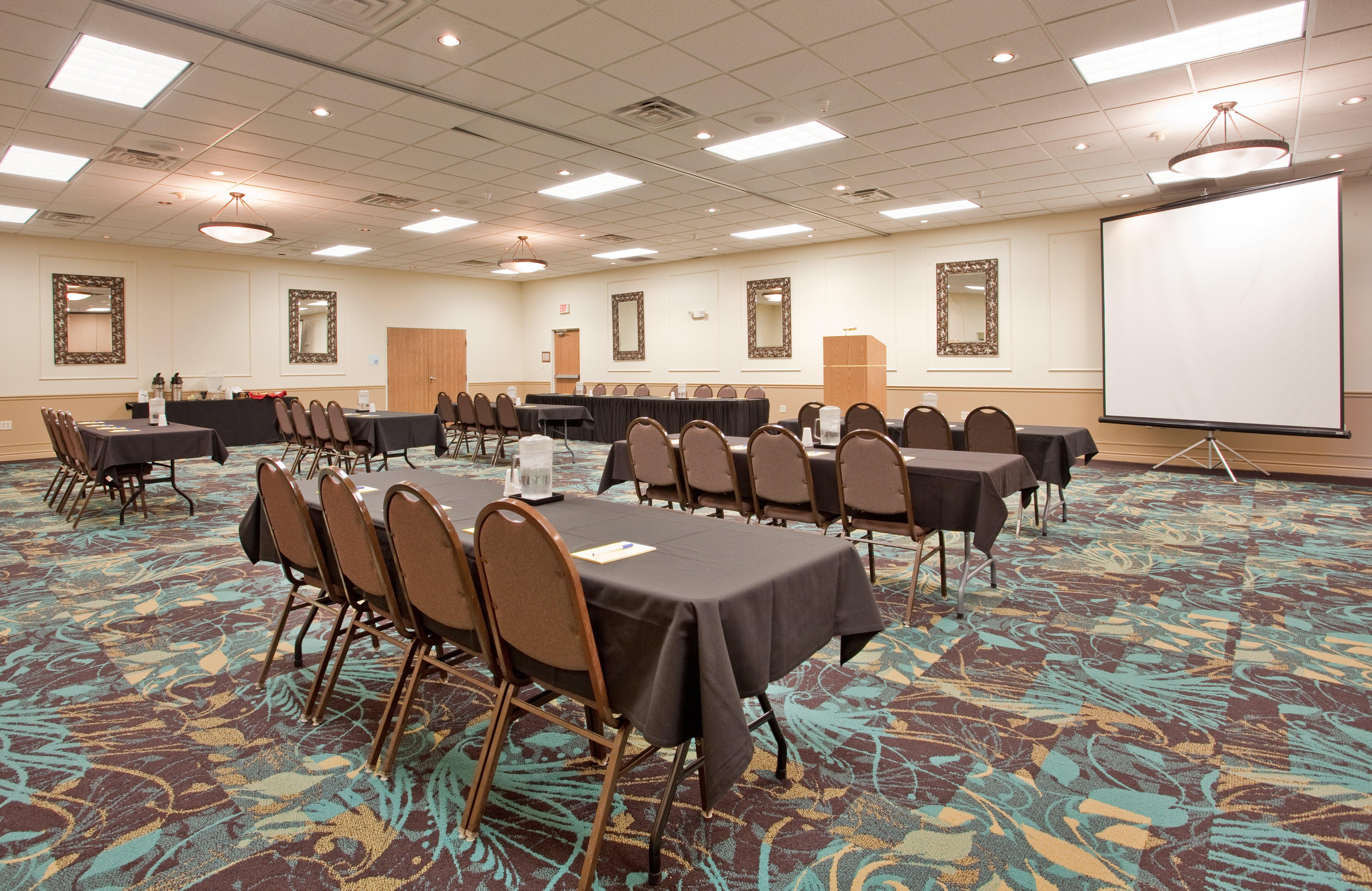 Holiday Inn Express Hotel & Suites Beatrice By Ihg Exteriör bild