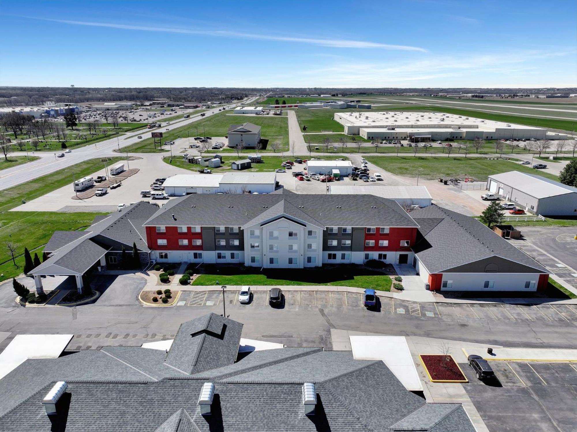 Holiday Inn Express Hotel & Suites Beatrice By Ihg Exteriör bild